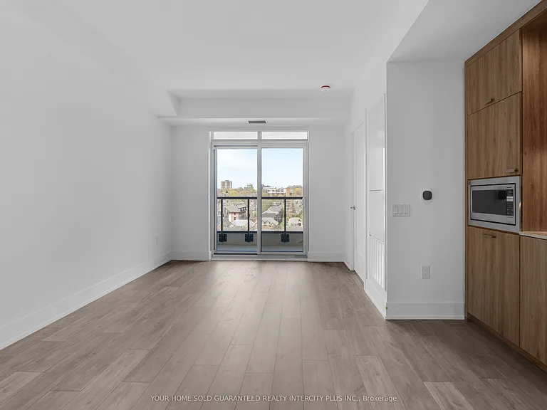 858 Dupont St #717 — Photo 11