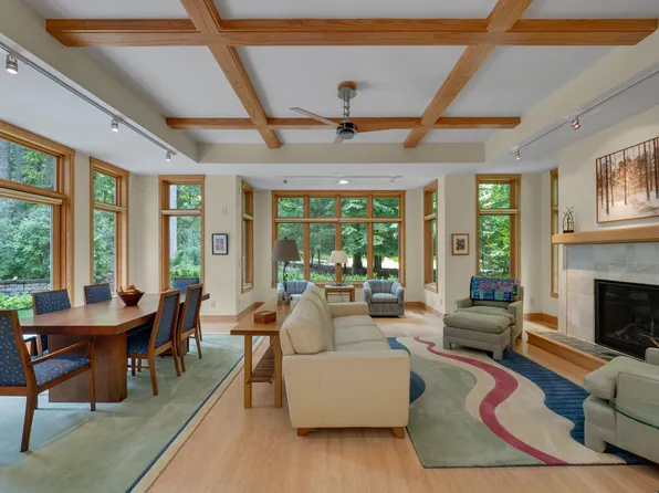 6625 Creek Wood Dr, Chapel Hill, NC 27514