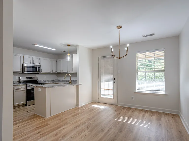 26 West Residences — Photo 3