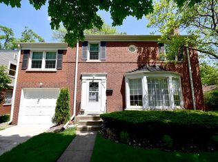 4210 Bobolink Ter, Skokie, IL 60076