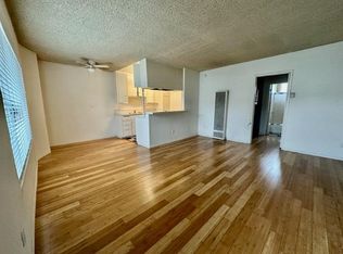 6819 Variel Ave APT 5, Canoga Park, CA 91303