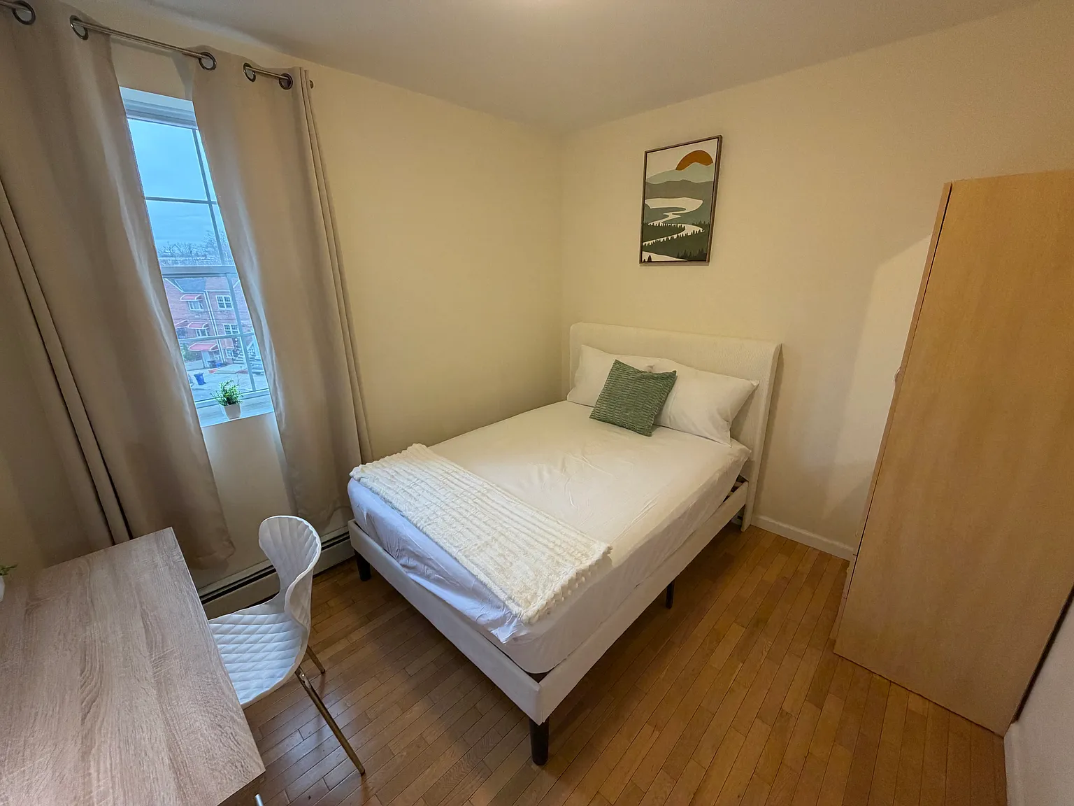 1 bed, $1,000 — Photo 1