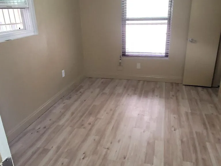 435 S Fir Ave — Photo 4