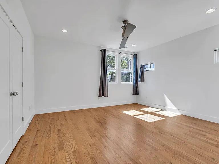 1016B 13th Ave S — Photo 22