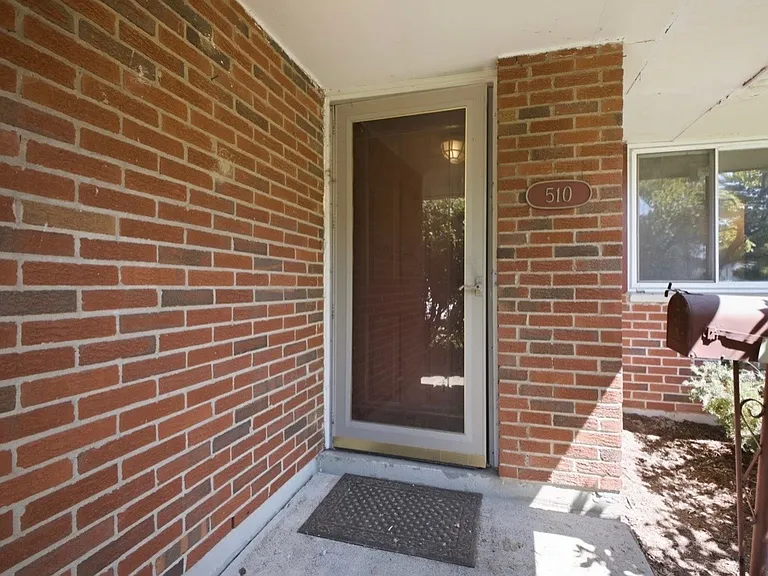 510 W Market St — Photo 18