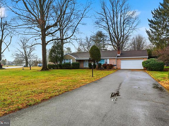 2nd image of 714 Noble Blvd