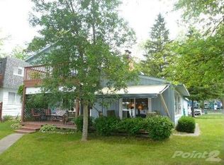 8714 Rushside Dr, Pinckney, MI