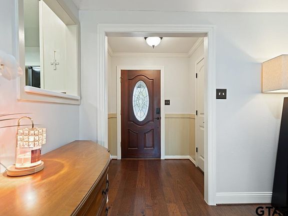 5th image of 412 Hideaway Ln E