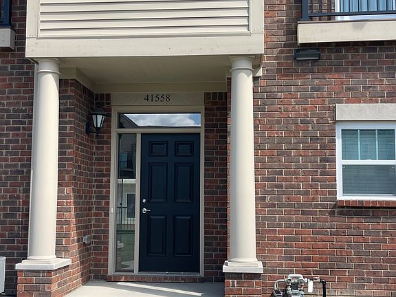 3rd image of 41558 Orianna Ln