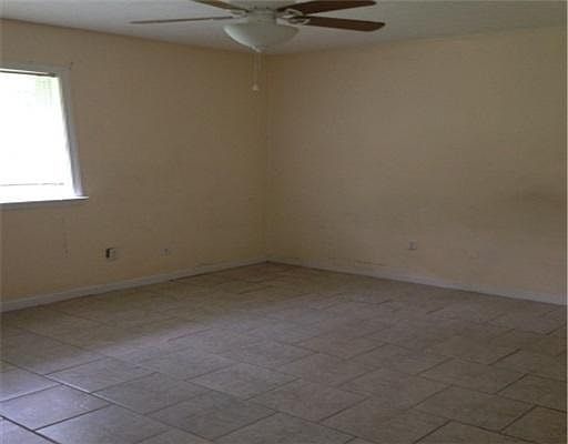 4th image of 2201 Woodside Dr