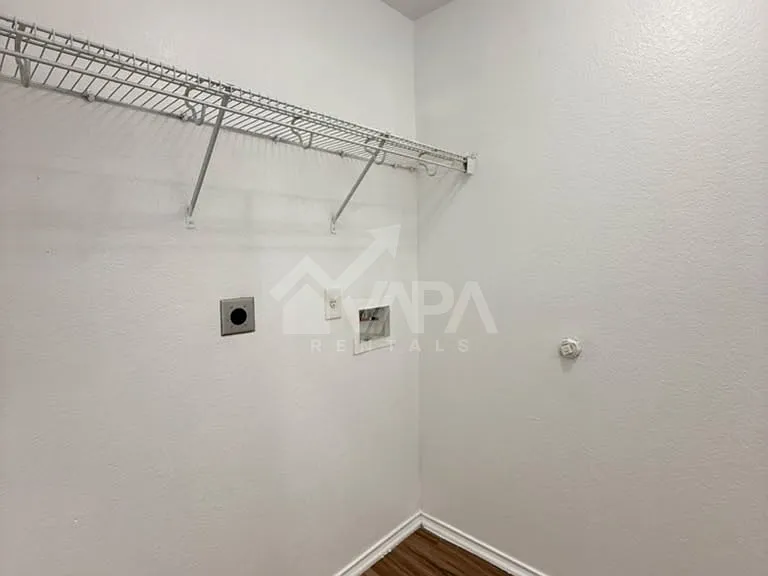 9218 Everton — Photo 22