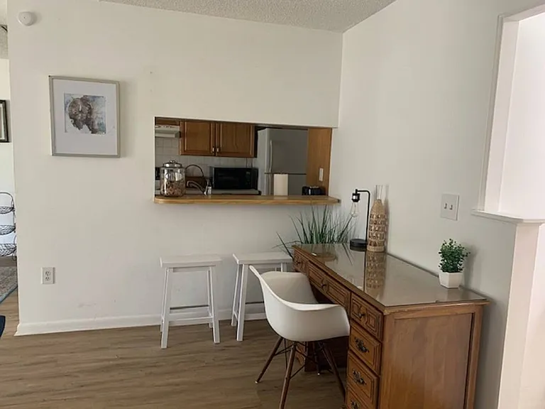 132 Hallmark Ave — Photo 6