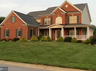 6686 Chateau Bay Ct, Sykesville, MD 21784