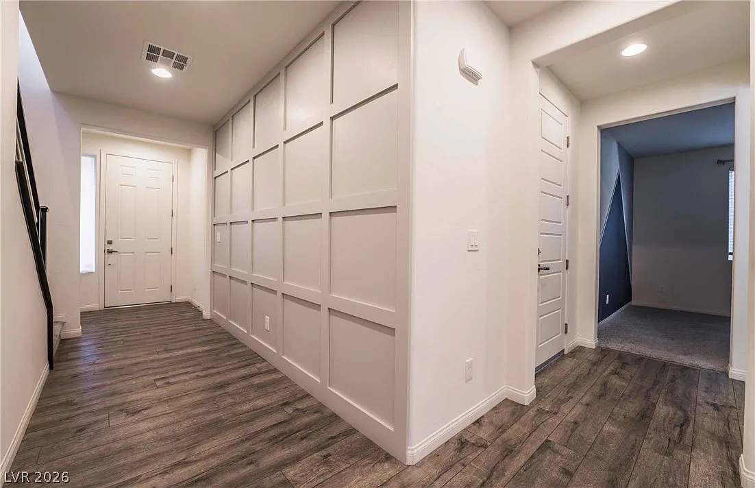 4 bed, 2.5 bath, 2328 sqft, $2,695 — Photo 3