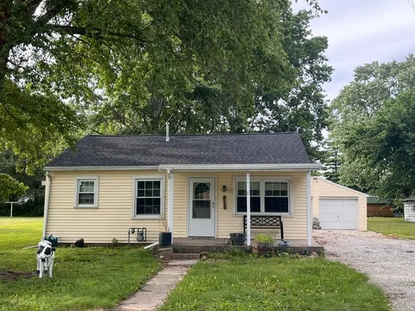 226 W Central St, Atwood, IL 61913