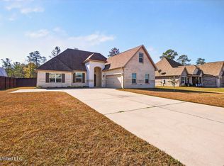5827 Sylvester St, Ocean Springs, MS 39564