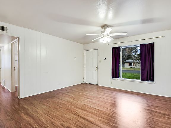 3rd image of 221 Weathercock Ln