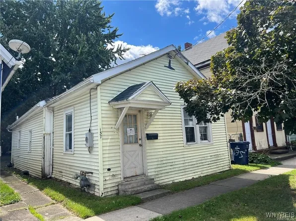 137 Farmer St, Buffalo, NY 14207