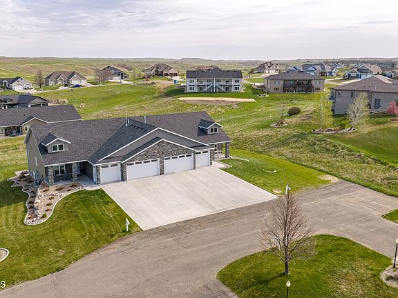3rd image of 8029 Hawktree Dr