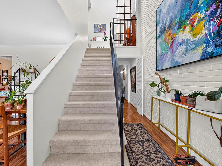 227 Harvest Dr — Photo 2