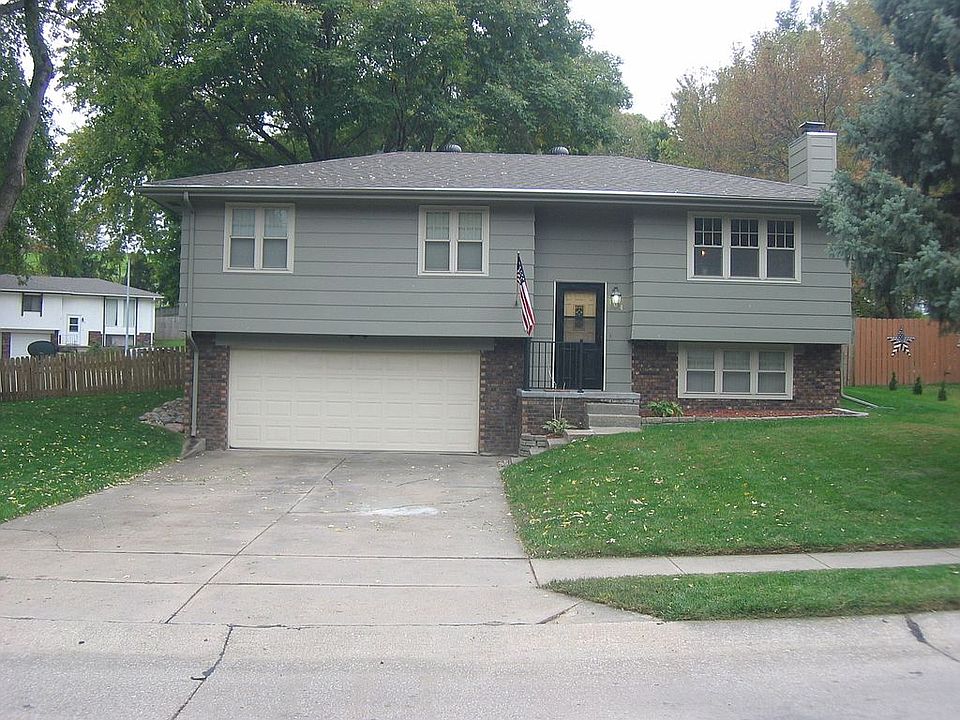 1st image of 104 Valley St
