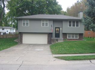 104 Valley St, Glenwood, IA 51534
