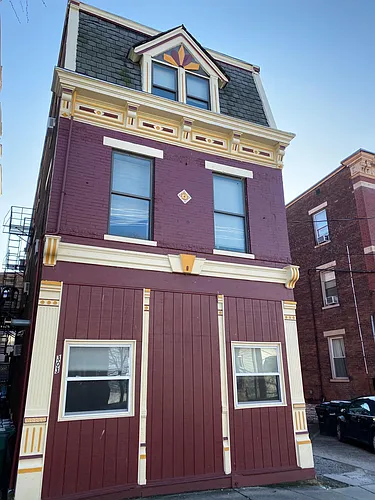 303 Warner St Photo 1