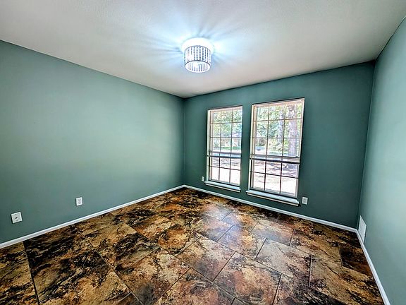 4th image of 10 Clay Ave