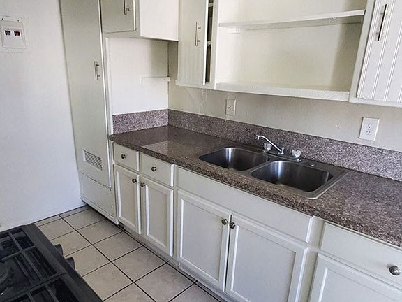 5th image of 2039 Wallace Ave #60561290