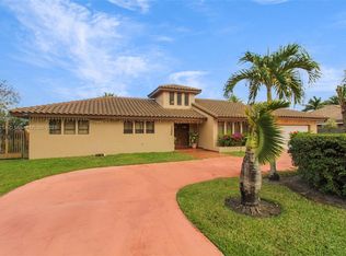 7205 N Augusta Dr, Hialeah, FL 33015