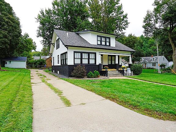 2nd image of 2201 Raymond Ave