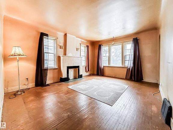 3rd image of 11345 93rd St NW