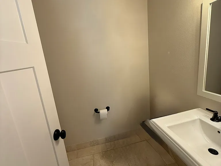 2540 W Tennessee Ave — Photo 8