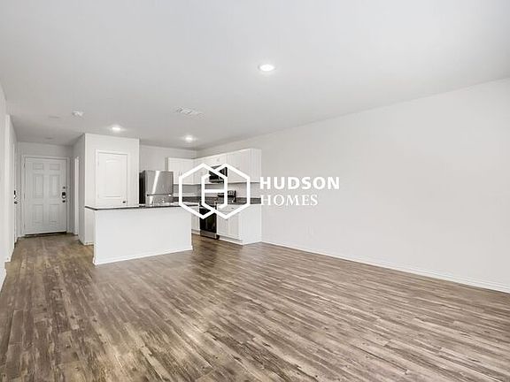 4th image of 2915 Bourland St