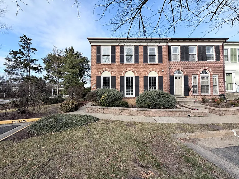 5900 Parenham Way — Photo 2