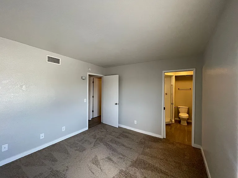 934 N Benton Ave — Photo 15