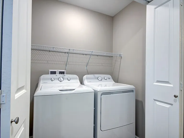 Middletown Place Apartments — Photo 9