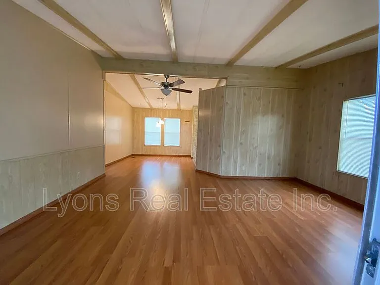 234 Lamplighter Ln — Photo 4