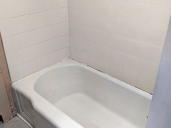 4th image of 391 W Main St #4
