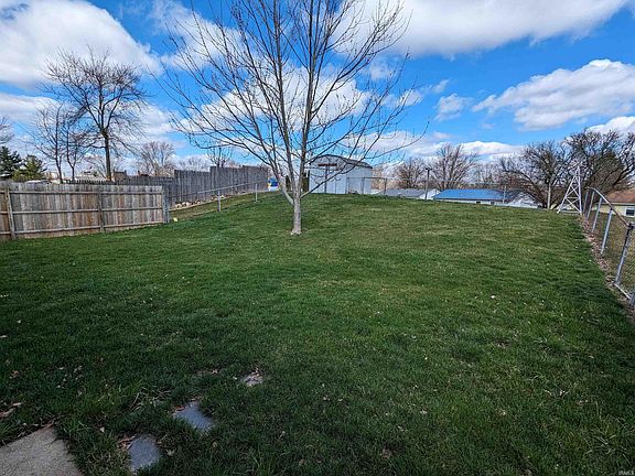 5th image of 213 Kingswood Dr