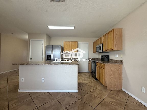 5th image of 2607 S 71st Dr