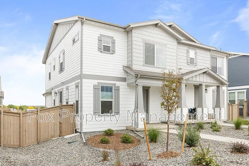 300 Nighthawk St