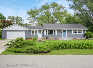 211 Pine Tree Row, Lake Zurich, IL 60047