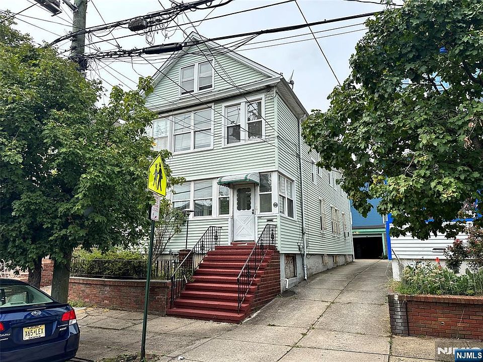 1st image of 213-215 S 5th St 1