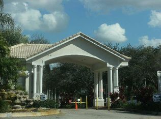 972 NW 167th Ter, Pembroke Pines, FL 33028