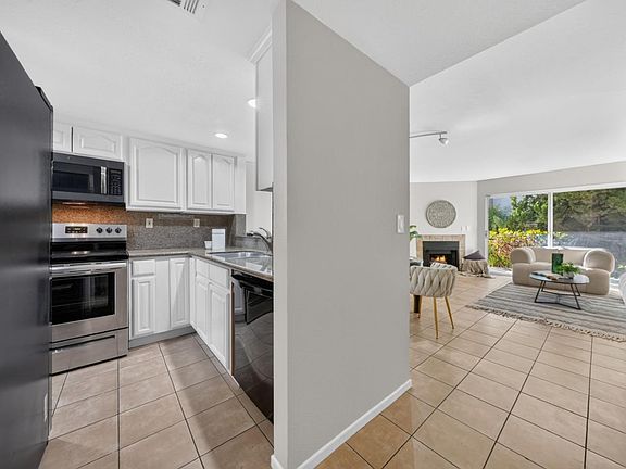 3rd image of 1063 Summershore Ct