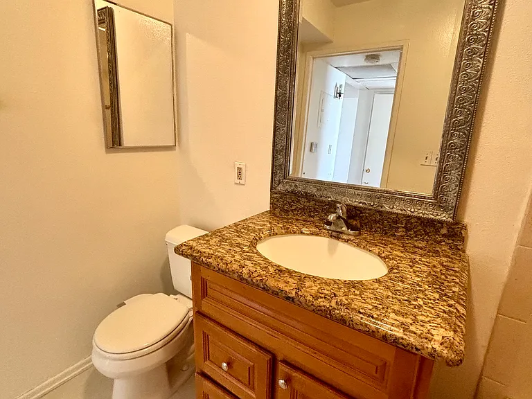 471 W Maple St #5 — Photo 13