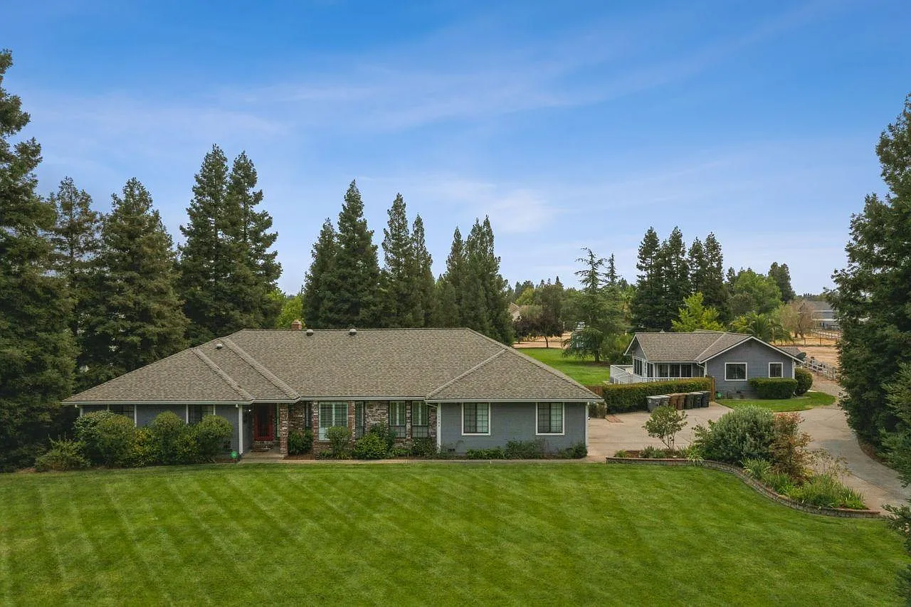 10268 Corfu Dr photo 1