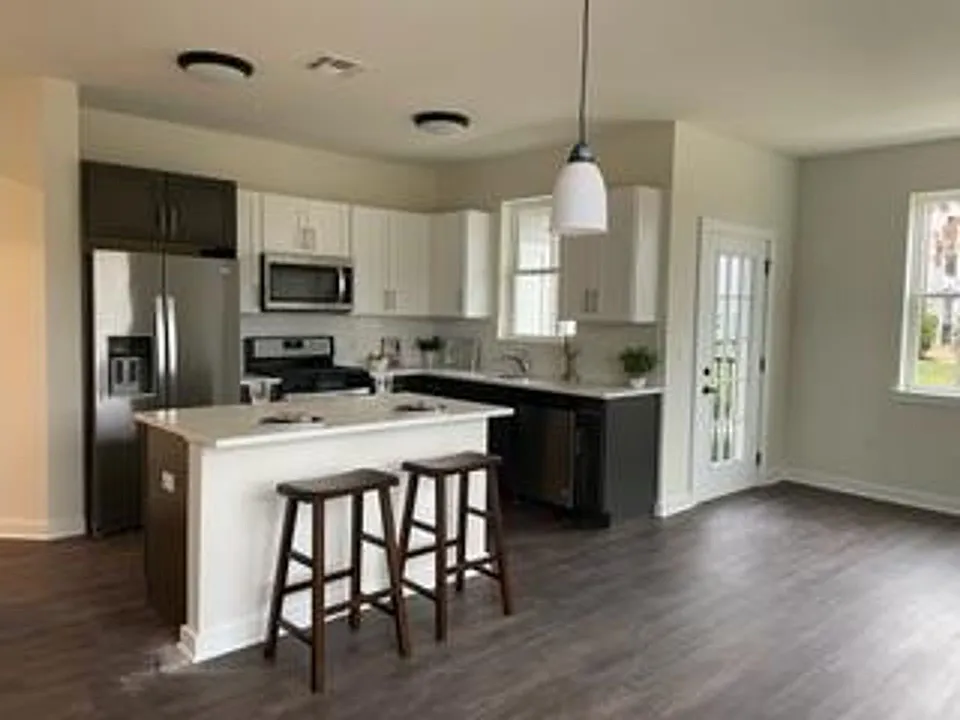 2140 Lakewood Rd