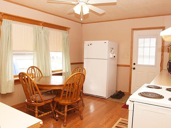 4th image of 3847 Olmsby Dr